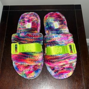 Ugg fuzzy platform slides size 7 women’s
